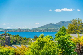 Bird Songs and lake views with wifi